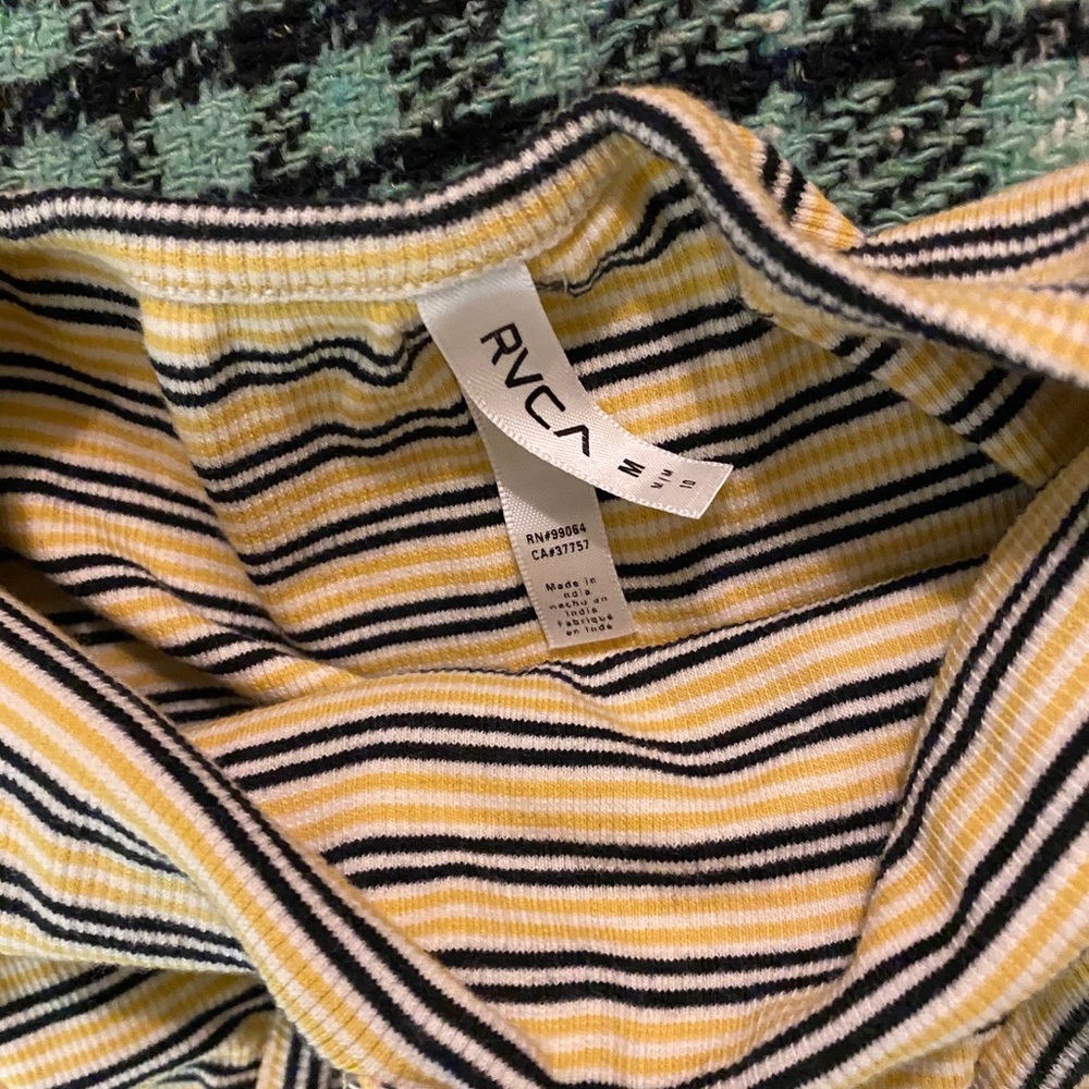 RVCA - Picture 2 of 3